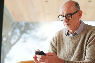 Lidé platili vysoké odvody, ale důchod je zklamal. Systém podle nich trestá úspěšnější pracující